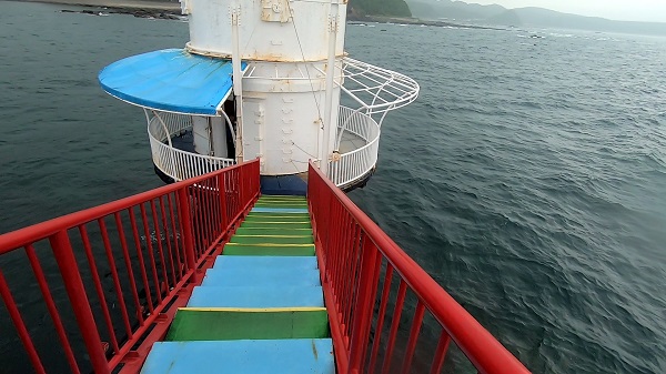 串本海中公園 海中展望塔