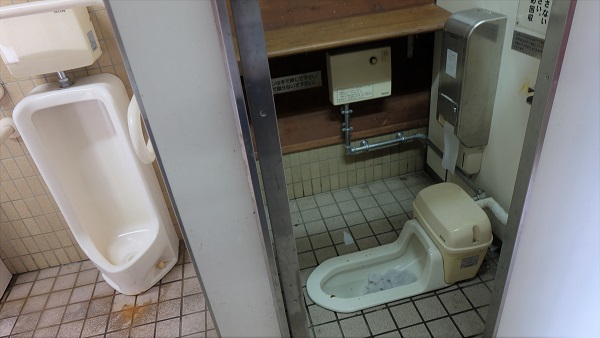 大日駐車場　トイレ