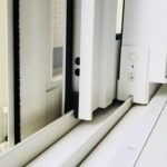【虫侵入防止】網戸の隙間テープをレビュー・100均と他商品の比較あり