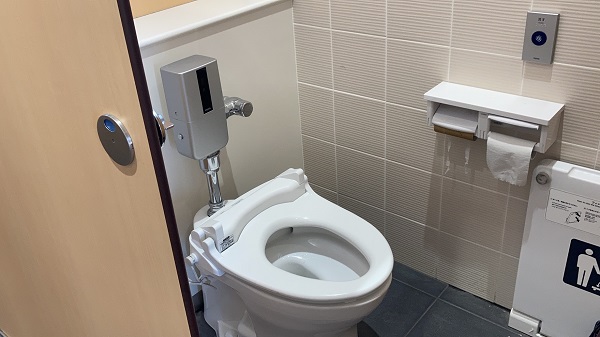 大阪府南河内郡　道の駅ちはやあかさか　駐車場トイレ